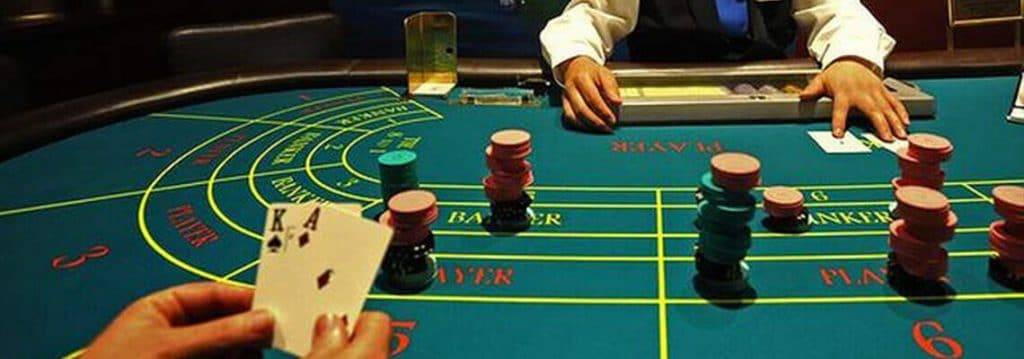 Chiến thuật thắng trò Baccarat khi chơi casino trực tuyến