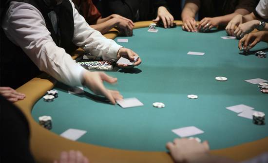 Cách chơi Poker trực tuyến?