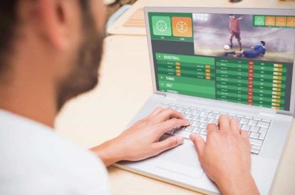 Chỉ cần một chiếc laptop có kết nối mạng, bạn có thể chơi cá độ trên mạng bằng Bitcoin ngay tại nhà