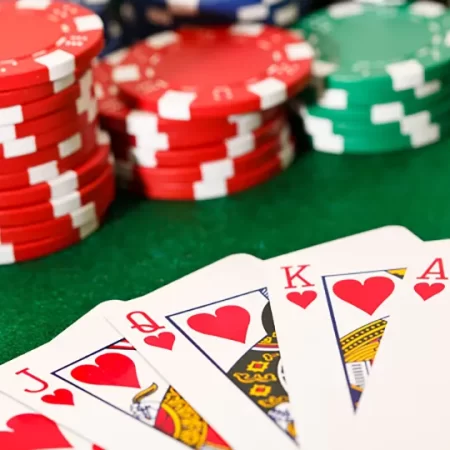Bí Kíp Đánh Bại Đối Thủ Trong Mậu Binh Poker Tại Casino Online Vietnam