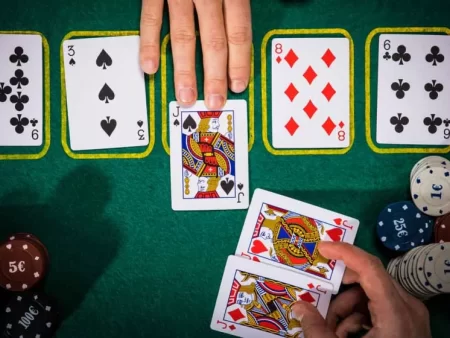 Kỹ Thuật Chơi Poker Cho Người Mới: Từ Cơ Bản Đến Nâng Cao