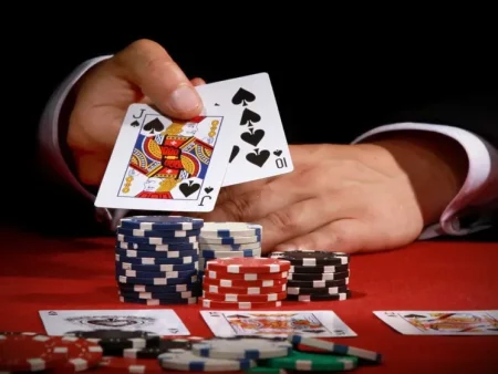 Luật Chơi Poker Online: Hướng Dẫn Chi Tiết & Chiến Lược Thắng