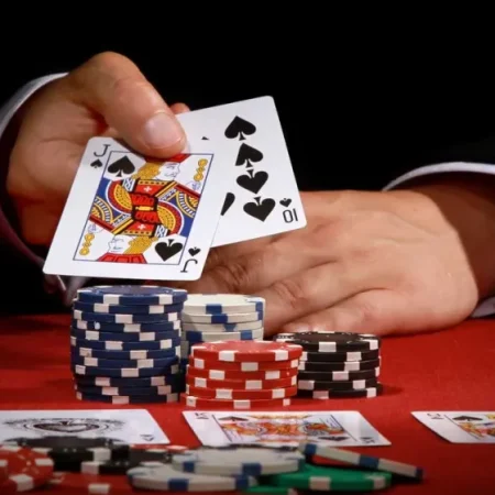 Luật Chơi Poker Online: Hướng Dẫn Chi Tiết & Chiến Lược Thắng