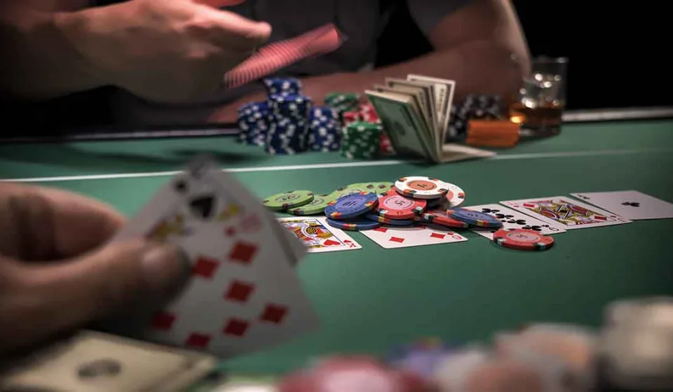 Chiến lược chơi poker online